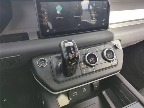 Used 2021 Land Rover Defender 110 SE image 7