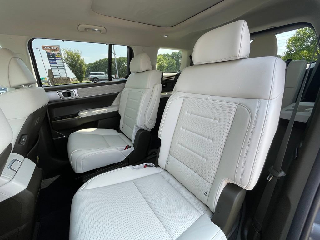 Used 2025 Hyundai Santa Fe Calligraphy FWD image 27