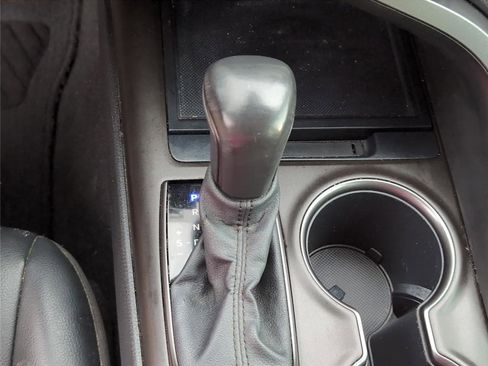 Used 2021 Toyota Camry SE image 17