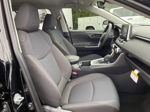 Used 2025 Toyota RAV4 LE image 32