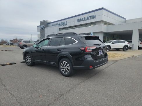 Used 2024 Subaru Outback Premium image 6