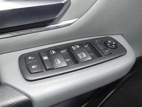 Used 2019 RAM 1500 Big Horn image 18