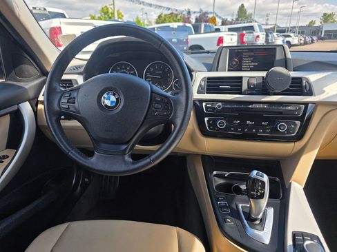 Used 2017 BMW 320i Sedan RWD image 10
