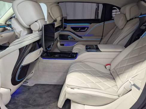 Used 2022 Mercedes-Benz Maybach S 580 4MATIC w/ Manufaktur Leather Package image 9