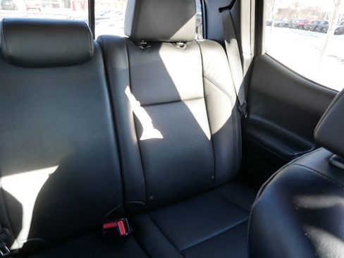 Used 2021 Toyota Tacoma Limited image 14