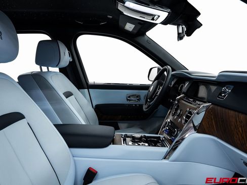 Used 2022 Rolls-Royce Cullinan image 35
