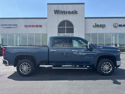 Used 2026 Chevrolet Silverado 2500 LTZ w/ LTZ Convenience Package image 9