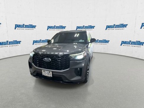 Used 2025 Ford Explorer ST-Line AWD/4WD image 4