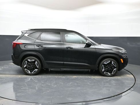 Used 2024 Kia Seltos SX w/ SX Sunroof Package AWD/4WD image 4