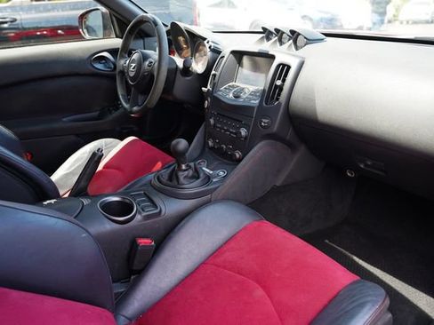 Used 2015 Nissan 370Z NISMO RWD image 16