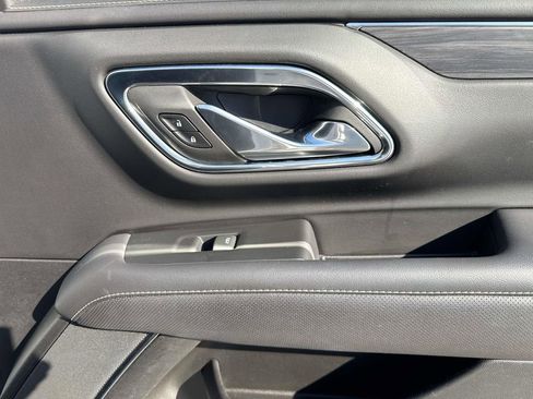 Used 2023 GMC Yukon SLT w/ SLT Premium Package image 20