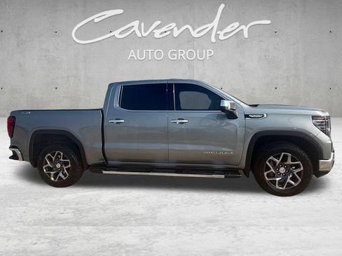 Used 2025 GMC Sierra 1500 SLT AWD/4WD image 17