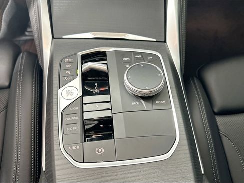 Used 2025 BMW 230i Coupe w/ M Sport Package image 16