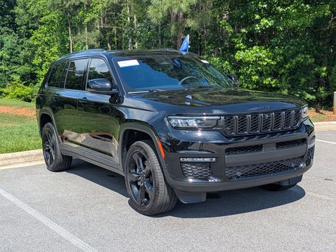 Used 2024 Jeep Grand Cherokee L Limited w/ Luxury Tech Group II AWD/4WD image 2