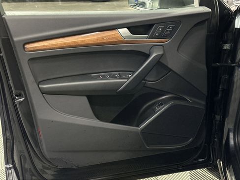 Used 2023 Audi Q5 2.0T Premium w/ Convenience Package image 15