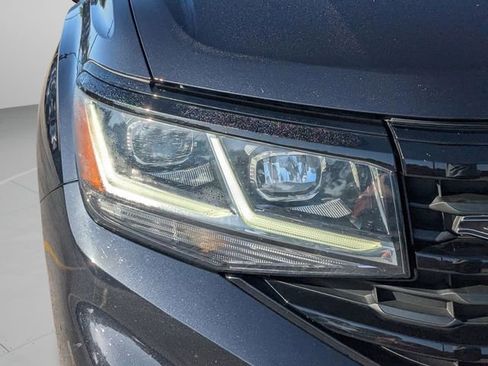 Used 2023 Volkswagen Atlas SEL R-Line AWD/4WD image 35