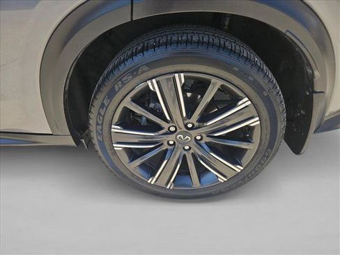 Used 2021 INFINITI QX50 Luxe w/ Appearance Package FWD image 9