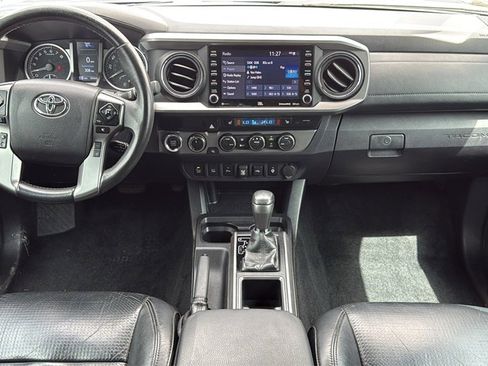 Used 2021 Toyota Tacoma Limited image 15