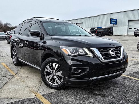 Used 2020 Nissan Pathfinder S image 1