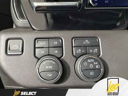 Used 2025 Chevrolet Silverado 1500 LT Trail Boss w/ Convenience Package II AWD/4WD image 19