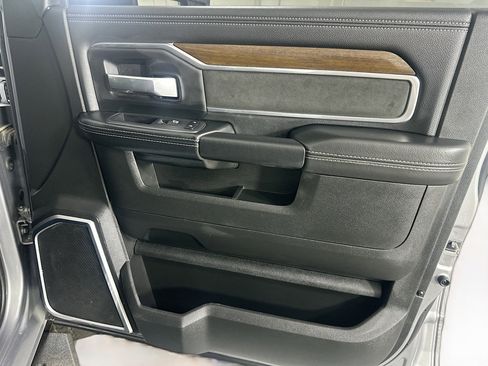 Used 2024 RAM 2500 Laramie image 32