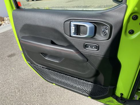 Used 2021 Jeep Gladiator Rubicon image 17