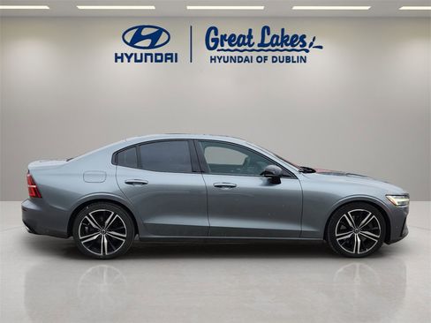 Used 2019 Volvo S60 T6 R-Design image 6