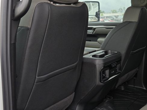 New 2026 Chevrolet Silverado 2500 ZR2 AWD/4WD image 19
