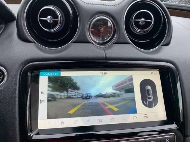 Used 2019 Jaguar XJ Supercharged RWD image 37