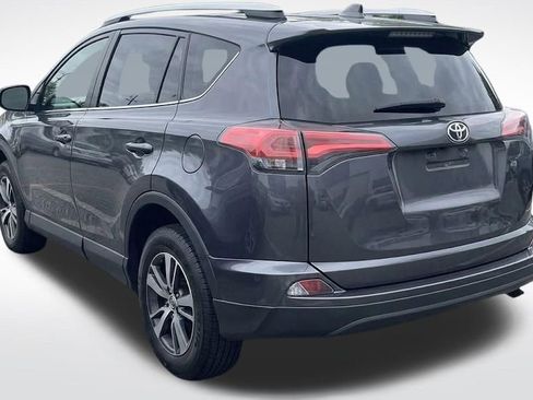 Used 2017 Toyota RAV4 LE FWD image 3