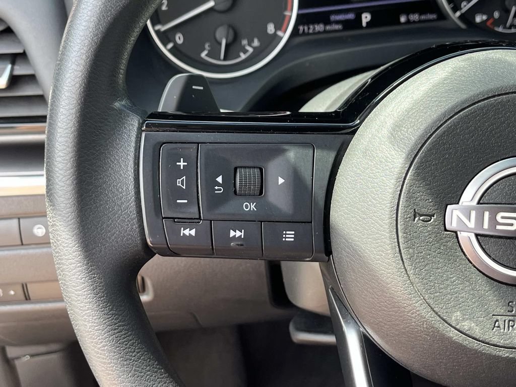 Used 2022 Nissan Rogue SV FWD image 28