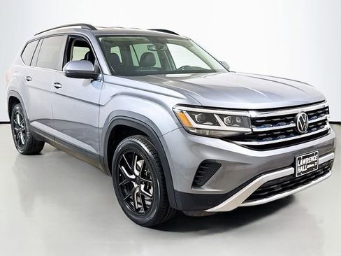 Used 2021 Volkswagen Atlas SE w/ Towing Package image 3