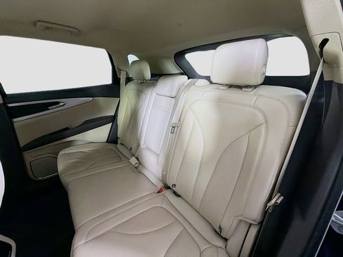 Used 2020 Lincoln Nautilus FWD w/ Equipment Group 101A image 23