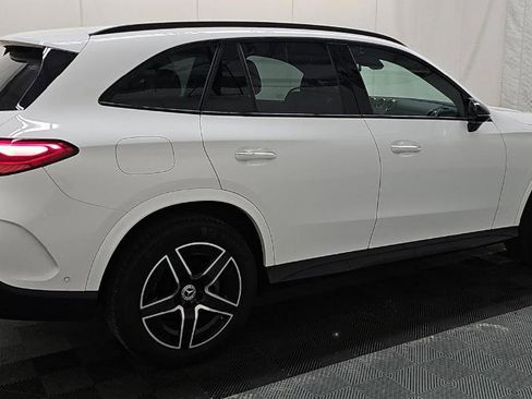 Used 2025 Mercedes-Benz GLC 300 4MATIC image 3