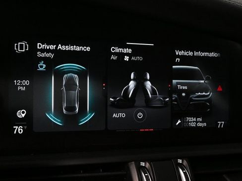 Used 2024 Alfa Romeo Giulia Quadrifoglio image 17