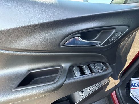 Used 2022 Chevrolet Equinox Premier image 13