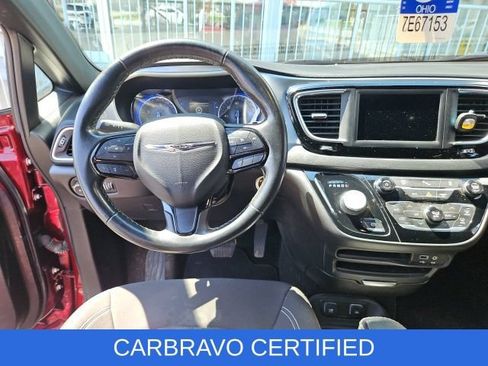 Used 2020 Chrysler Pacifica Touring w/ S Appearance Package FWD image 5