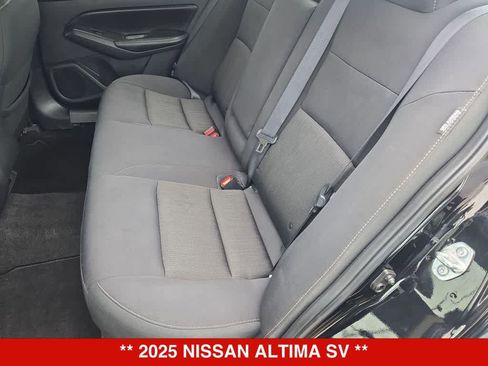 Used 2025 Nissan Altima 2.5 SV FWD image 18