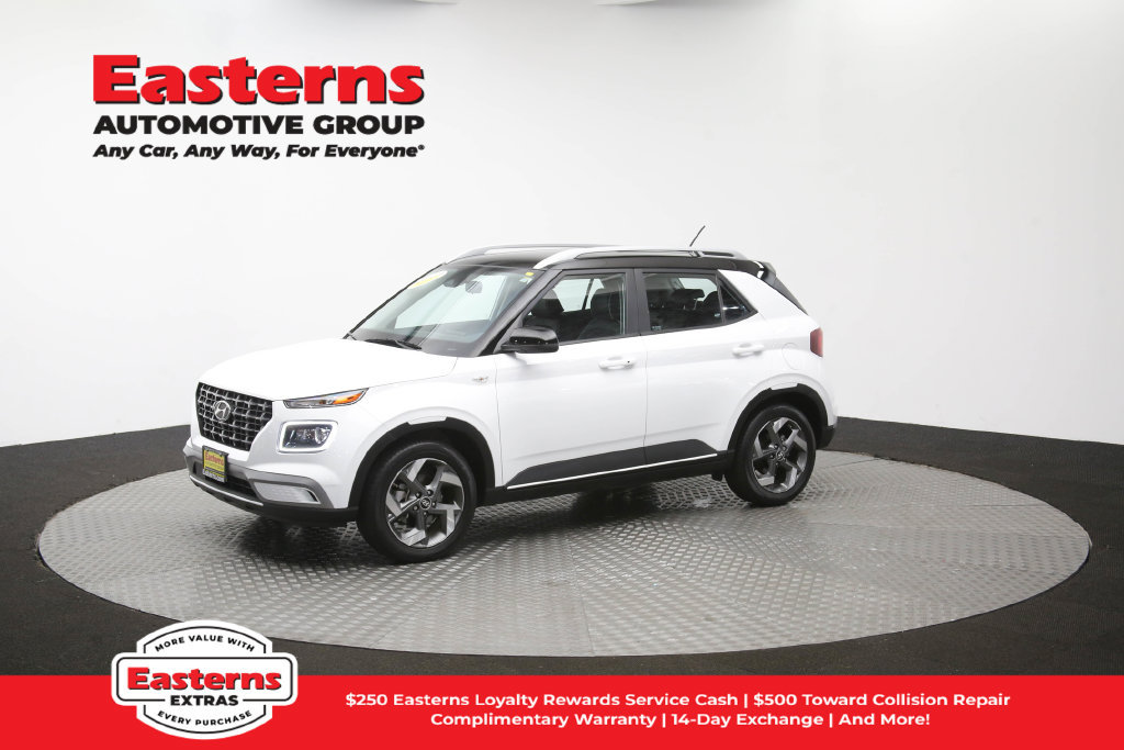 Used 2025 Hyundai Venue Limited FWD image 57