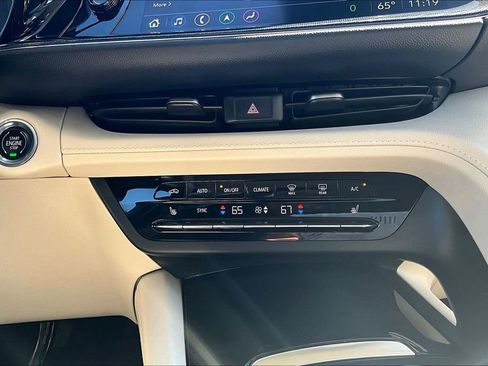 Used 2023 Buick Envision Essence w/ Technology Package I AWD/4WD image 15