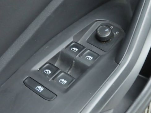 Used 2019 Volkswagen Jetta S image 23