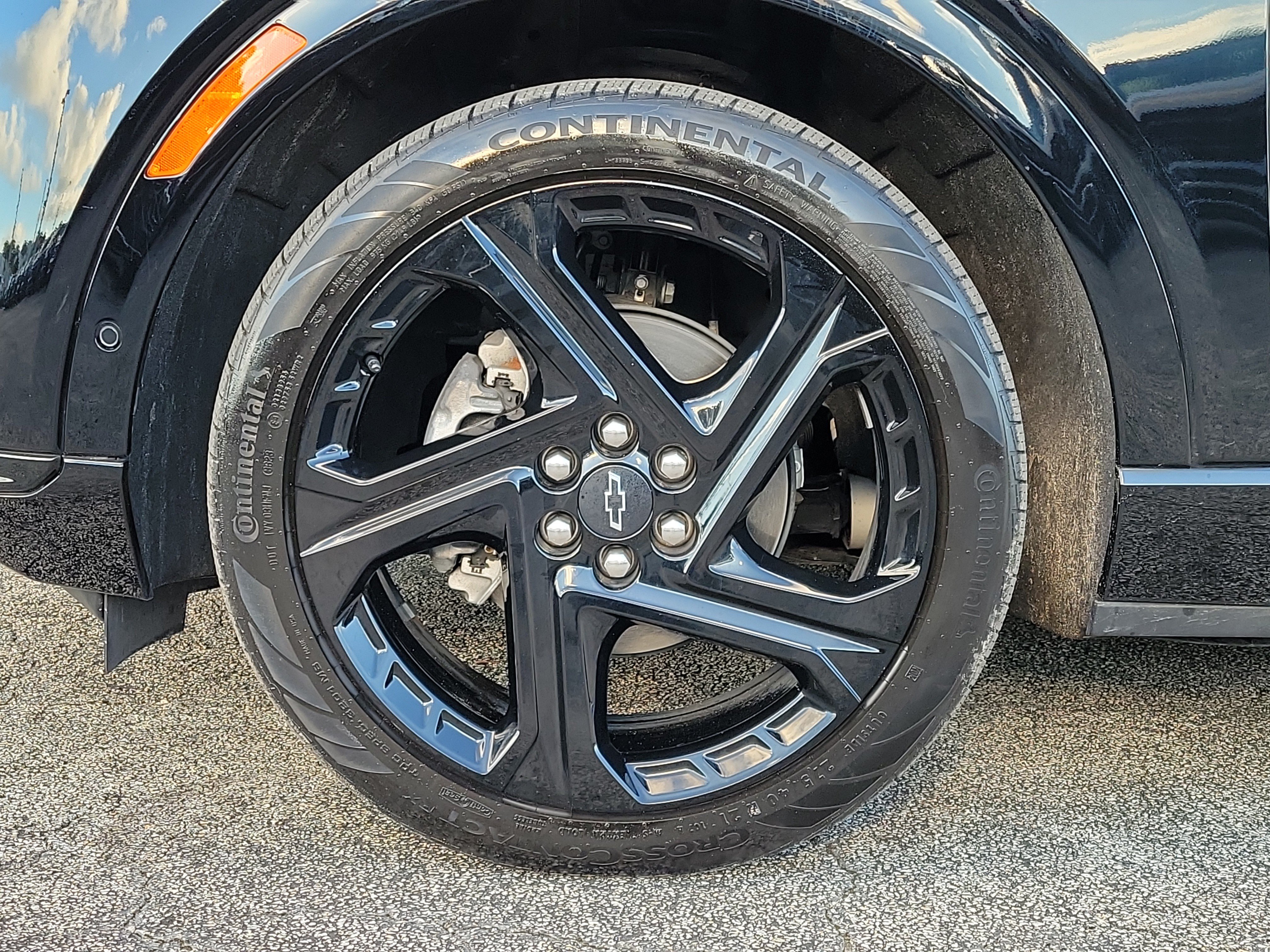 Used 2024 Chevrolet Equinox EV RS FWD image 9