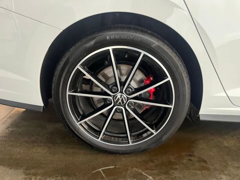 Used 2025 Volkswagen Jetta GLI Autobahn image 31