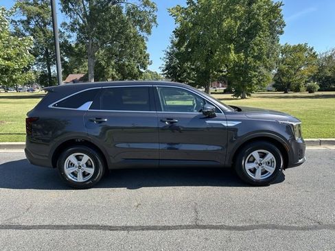New 2026 Kia Sorento LX image 6