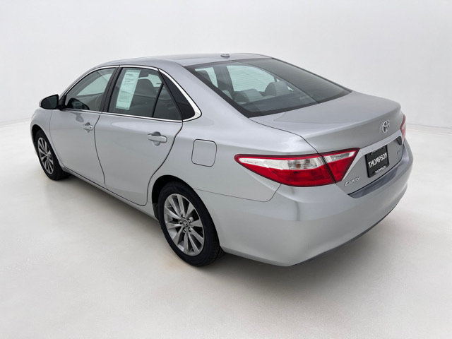 Used 2015 Toyota Camry XLE w/ Moonroof Package FWD image 9