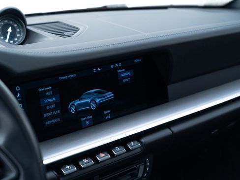 Used 2021 Porsche 911 Carrera image 27