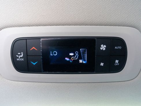 Used 2022 Chrysler Pacifica Touring-L FWD image 30