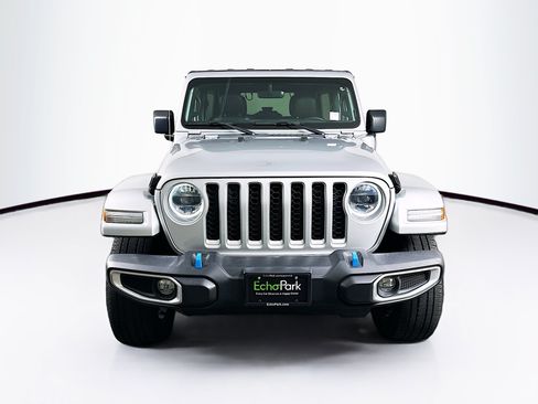 Used 2023 Jeep Wrangler Unlimited Sahara w/ Cold Weather Group AWD/4WD image 2