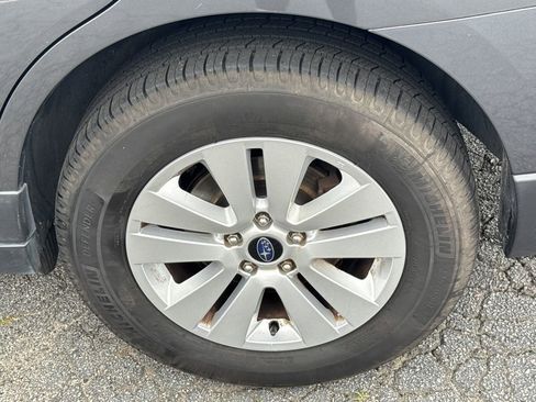 Used 2019 Subaru Outback 2.5i AWD/4WD image 8