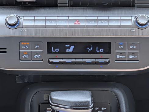 Used 2024 Hyundai Kona SEL AWD/4WD image 29